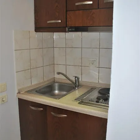 Apartmanhotel Tina *