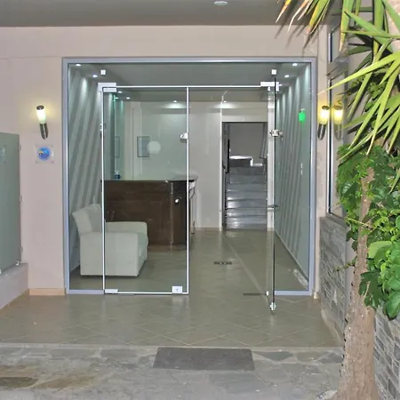 Tina Apartmanhotel *
